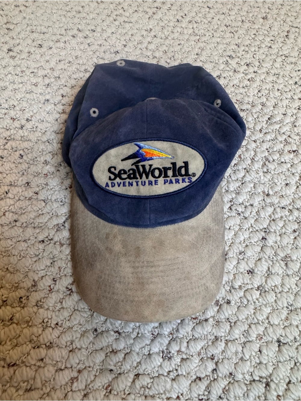 Vintage Seaworld Blue and Tan Logo Baseball Hat 0100